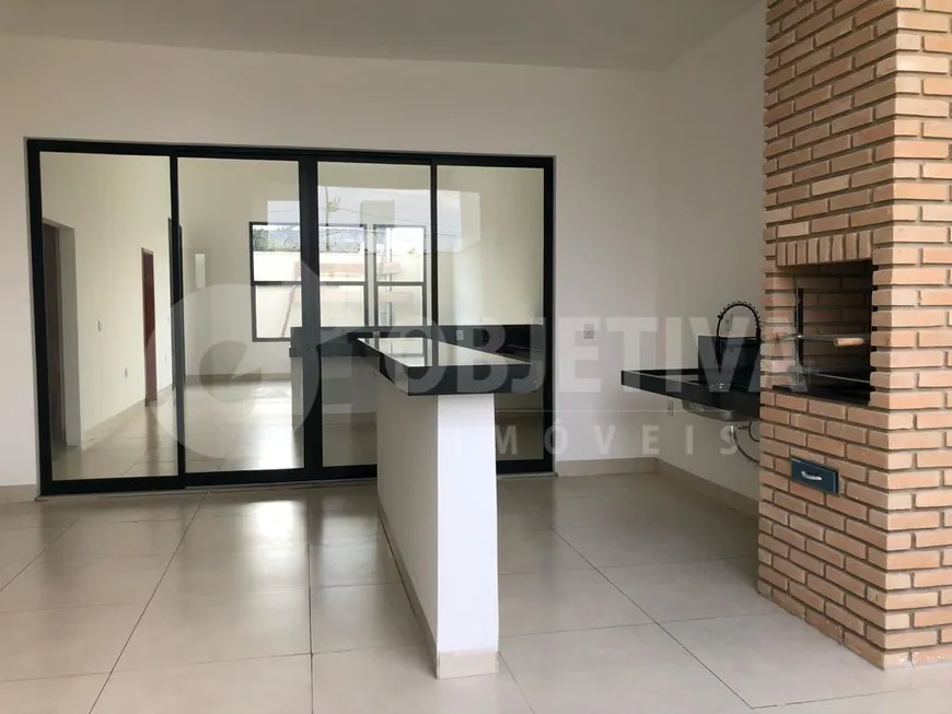 Foto 1 de Casa com 3 Quartos à venda, 154m² em Bosque dos Buritis, Uberlândia