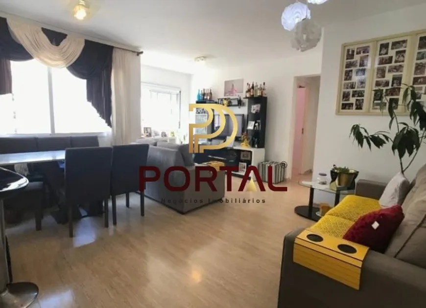 Foto 1 de Apartamento com 3 Quartos à venda, 66m² em Vila Ipiranga, Porto Alegre