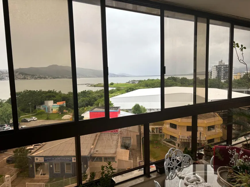 Foto 1 de Apartamento com 3 Quartos à venda, 215m² em Coqueiros, Florianópolis