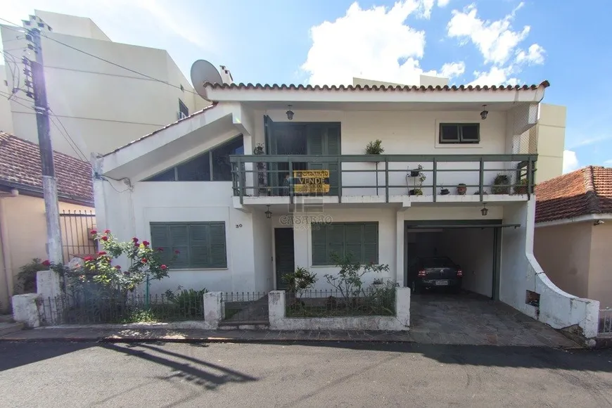 Foto 1 de Casa com 4 Quartos à venda, 195m² em Centro, Santa Maria