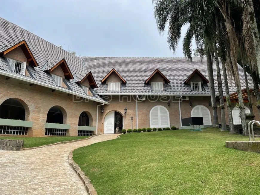 Foto 1 de Casa com 6 Quartos à venda, 730m² em Jardim Colonial, Carapicuíba