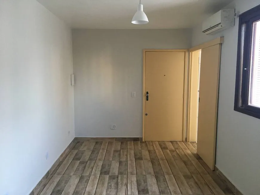 Foto 1 de Kitnet com 1 Quarto à venda, 28m² em Menino Deus, Porto Alegre