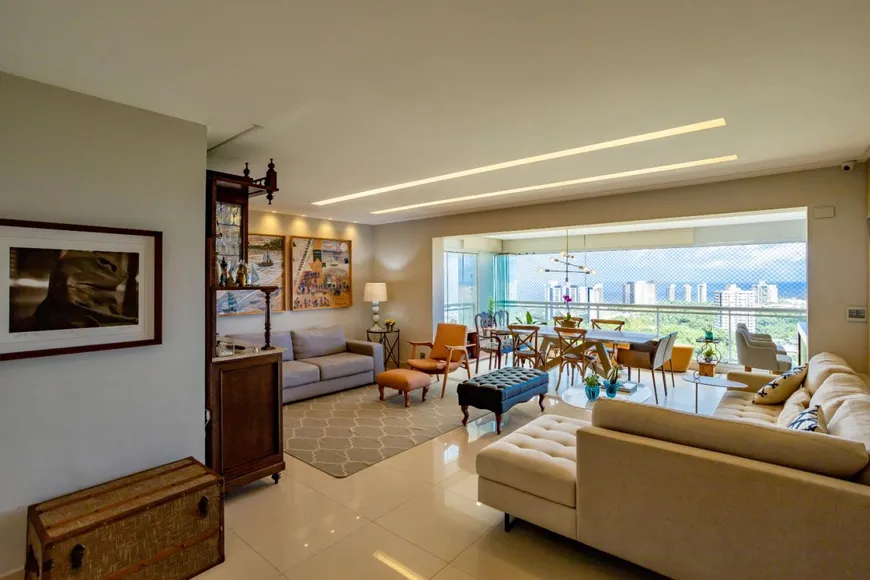 Foto 1 de Apartamento com 4 Quartos à venda, 172m² em Patamares, Salvador