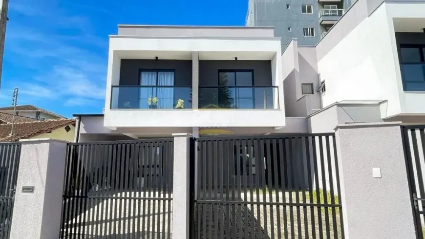 Foto 1 de Sobrado com 3 Quartos à venda, 98m² em Santo Antônio, Joinville