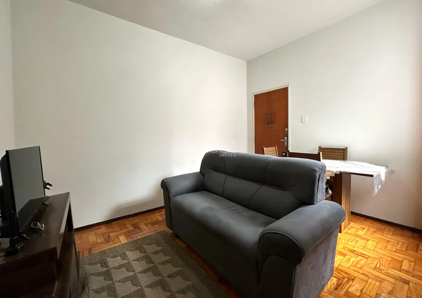 Foto 1 de Apartamento com 2 Quartos à venda, 43m² em Centro, Juiz de Fora
