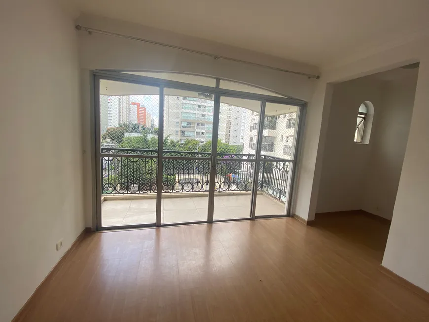 Foto 1 de Apartamento com 3 Quartos à venda, 135m² em Moema, São Paulo