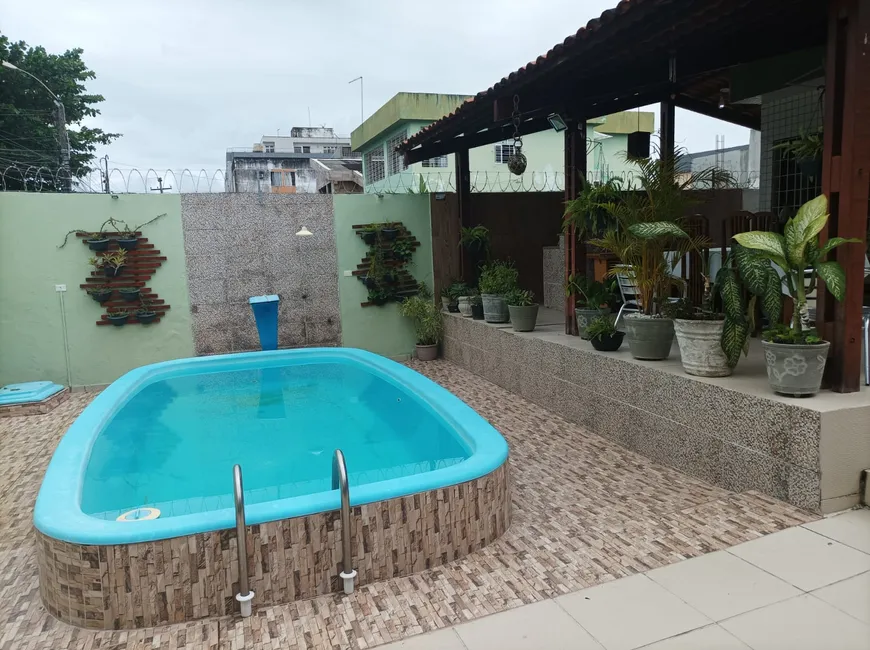 Foto 1 de Casa com 4 Quartos à venda, 150m² em Fragoso, Olinda