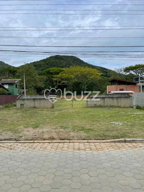 Foto 1 de Lote/Terreno à venda, 830m² em Rio Tavares, Florianópolis