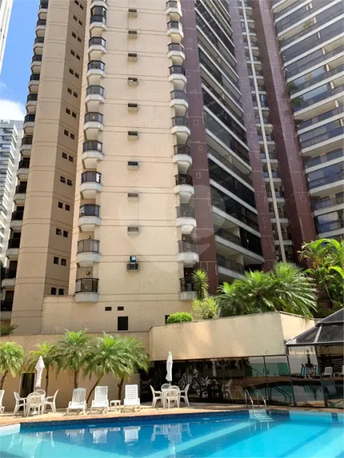 Foto 1 de Apartamento com 3 Quartos à venda, 130m² em Moema, São Paulo