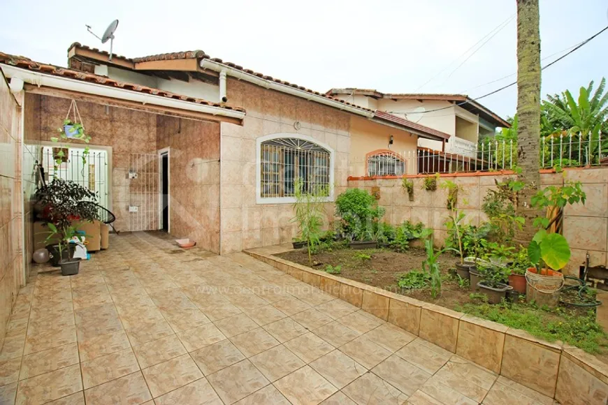 Foto 1 de Casa com 2 Quartos à venda, 83m² em Balneario Arpoador , Peruíbe
