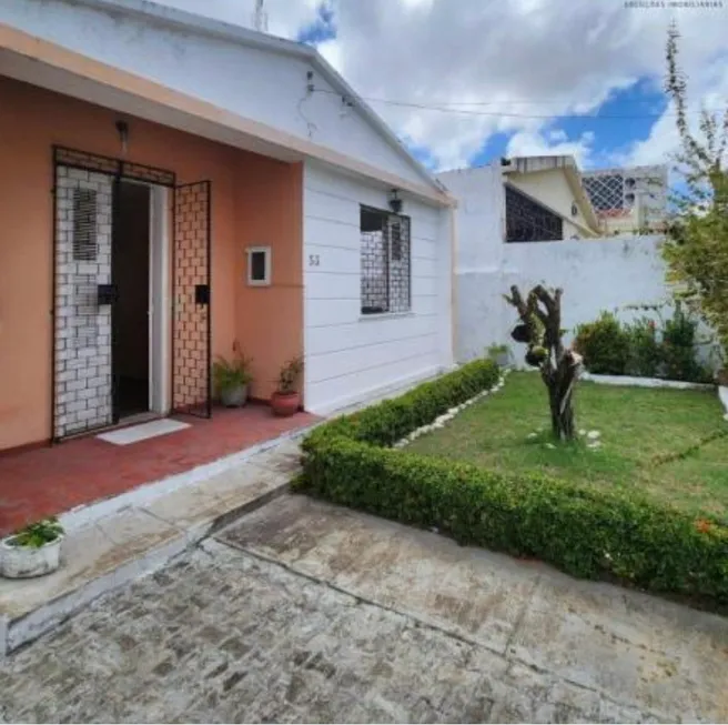 Foto 1 de Casa com 2 Quartos à venda, 80m² em Joaquim Tavora, Fortaleza