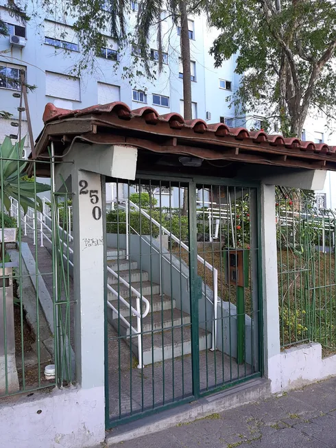 Foto 1 de Apartamento com 2 Quartos à venda, 57m² em Jardim Itú Sabará, Porto Alegre
