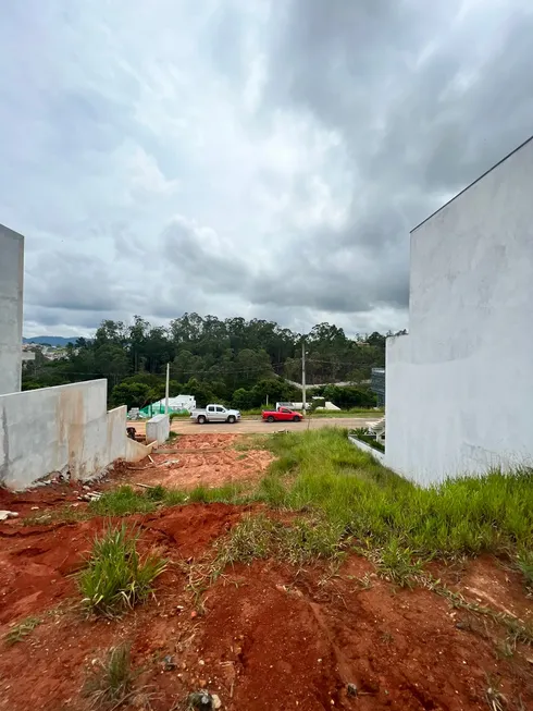 Foto 1 de Lote/Terreno à venda, 300m² em Cezar de Souza, Mogi das Cruzes