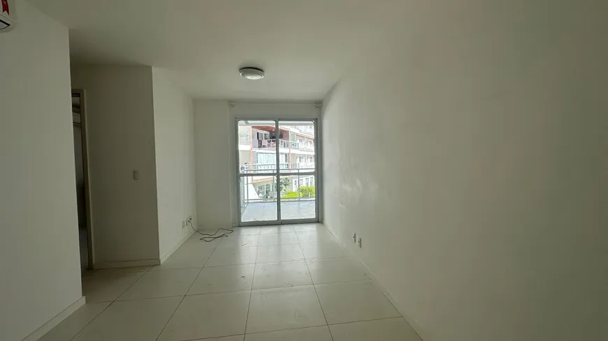 Foto 1 de Apartamento com 2 Quartos para alugar, 70m² em Recreio Dos Bandeirantes, Rio de Janeiro