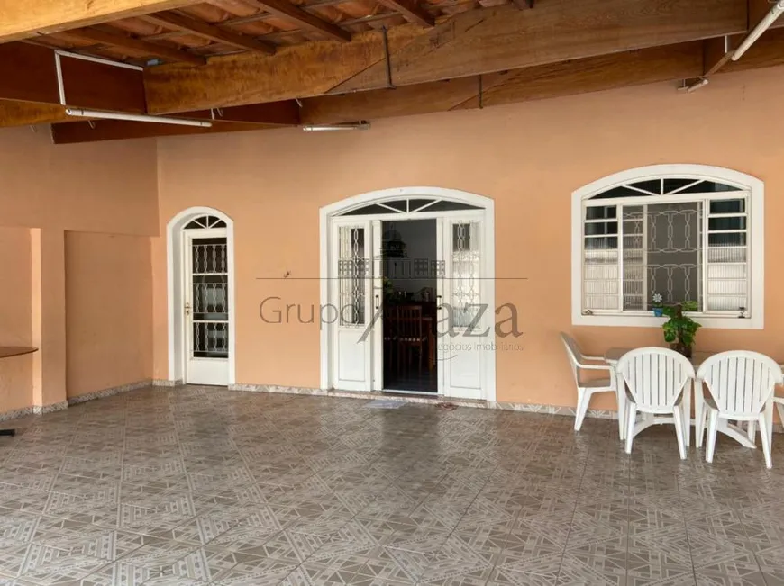 Foto 1 de Casa com 3 Quartos à venda, 100m² em Monte Castelo, São José dos Campos