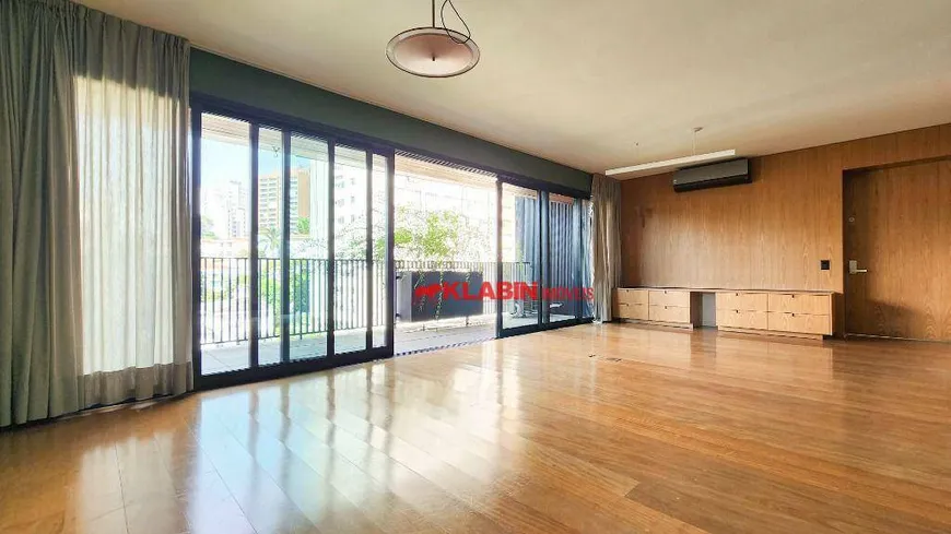 Foto 1 de Apartamento com 3 Quartos à venda, 168m² em Jardim Das Bandeiras, São Paulo