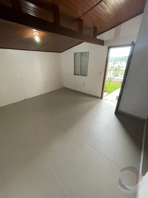 Foto 1 de Casa com 3 Quartos à venda, 113m² em Carvoeira, Florianópolis