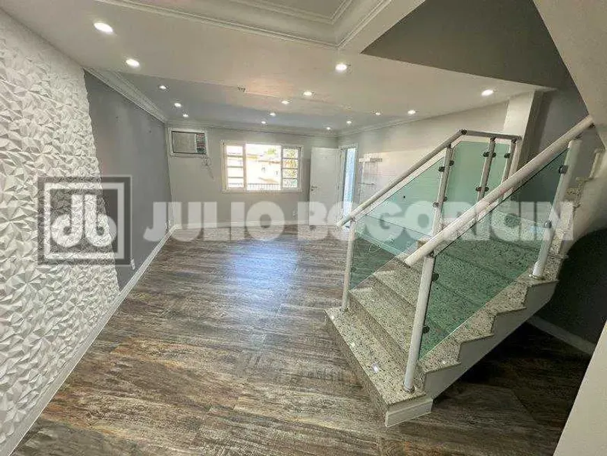 Foto 1 de Casa de Condomínio com 3 Quartos à venda, 260m² em Freguesia- Jacarepaguá, Rio de Janeiro