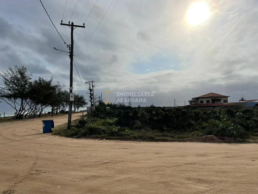 Foto 1 de Lote/Terreno à venda, 690m² em Pernambuca, Araruama