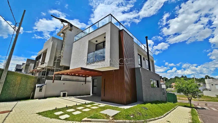 Foto 1 de Casa com 3 Quartos à venda, 187m² em Santa Cândida, Curitiba