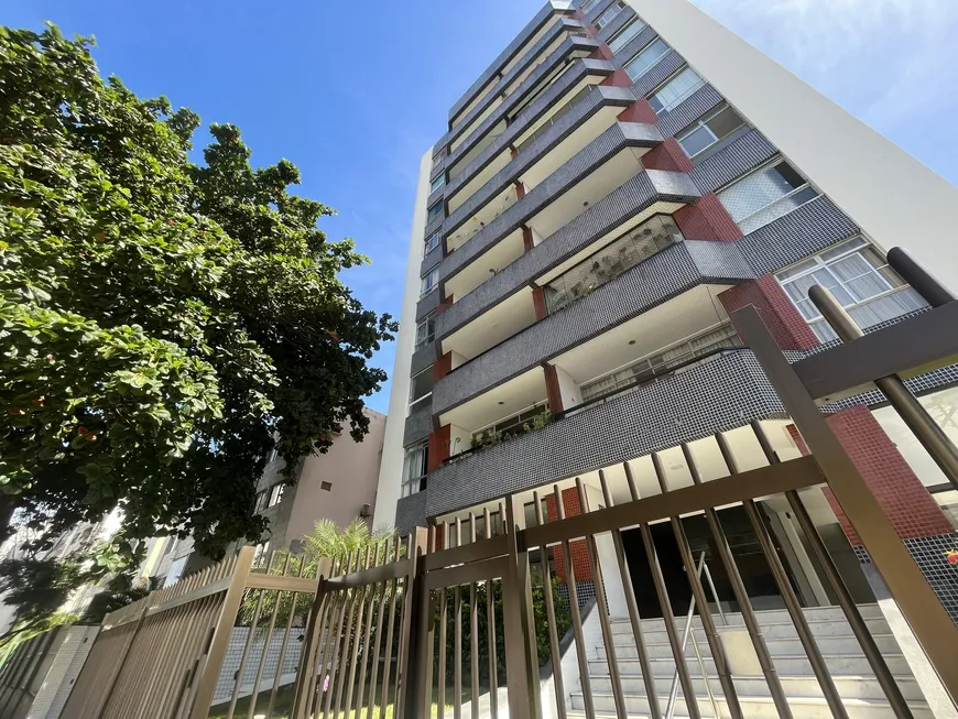 Foto 1 de Apartamento com 2 Quartos à venda, 108m² em Costa Azul, Salvador