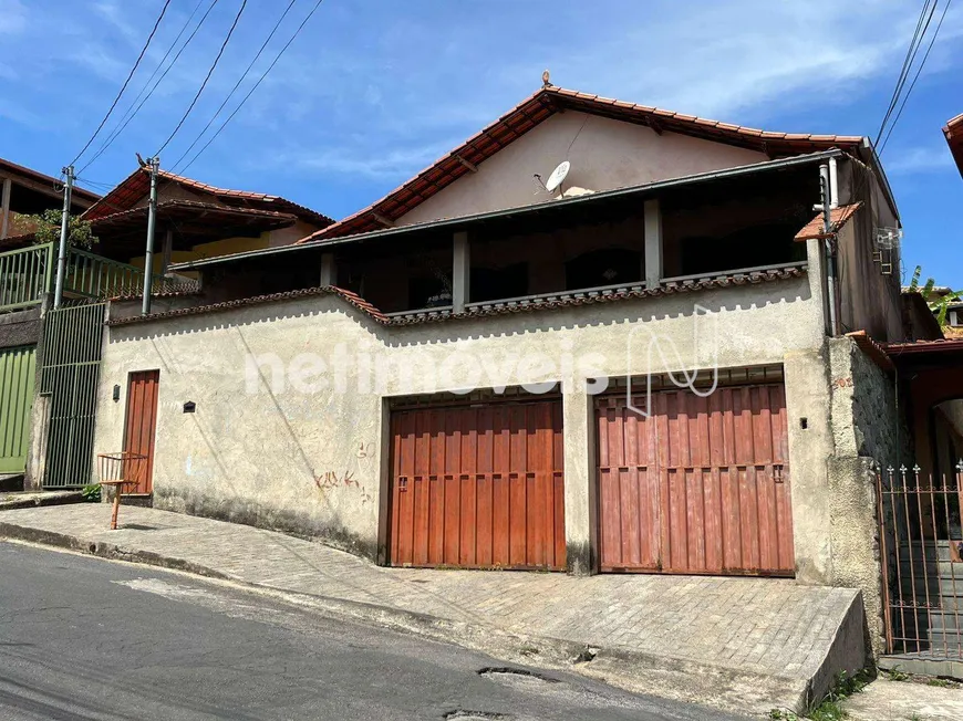 Foto 1 de Casa com 3 Quartos à venda, 195m² em Novo Progresso, Contagem