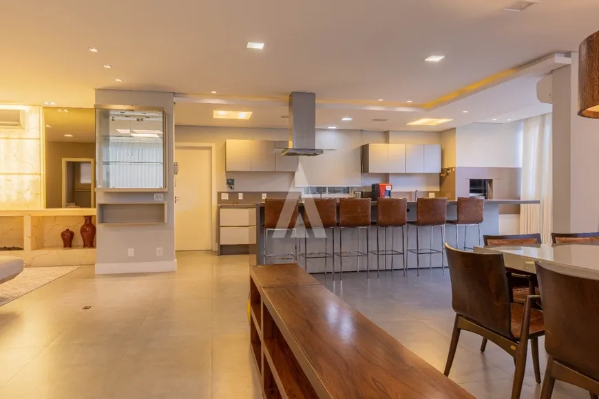 Foto 1 de Apartamento com 3 Quartos à venda, 223m² em Atiradores, Joinville