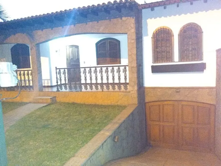 Foto 1 de Casa com 4 Quartos à venda, 450m² em Laranjal, Volta Redonda