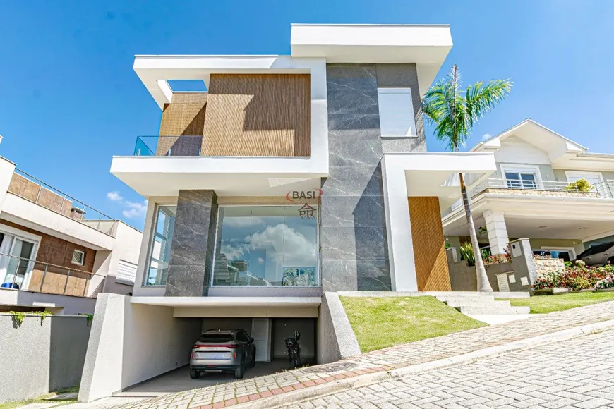 Foto 1 de Casa de Condomínio com 4 Quartos à venda, 380m² em Santo Inácio, Curitiba