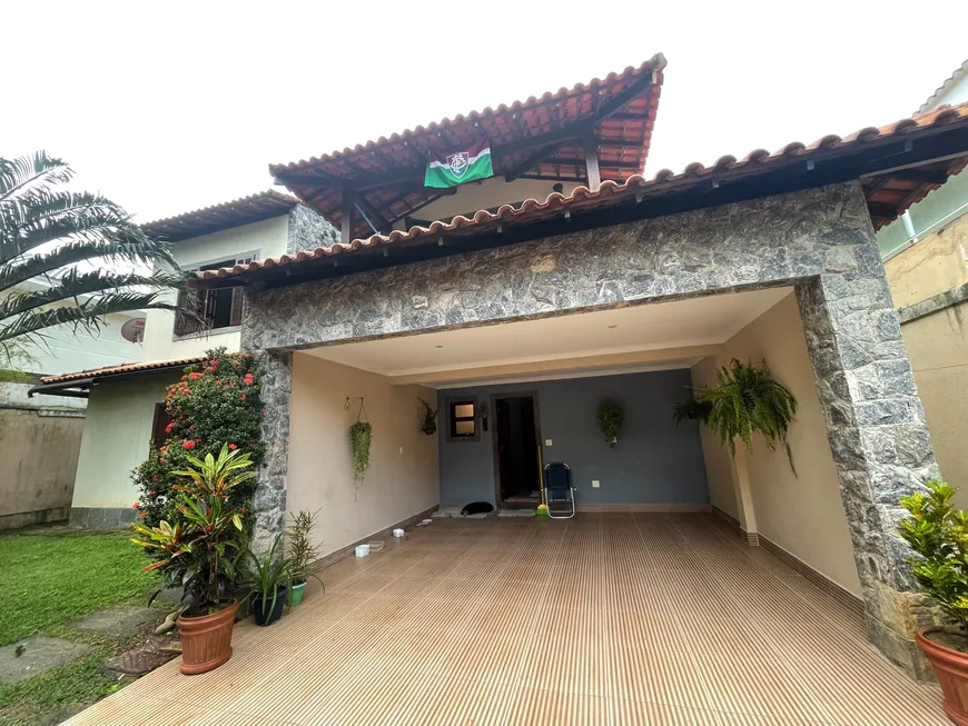 Foto 1 de Casa de Condomínio com 5 Quartos à venda, 450m² em Recreio Dos Bandeirantes, Rio de Janeiro