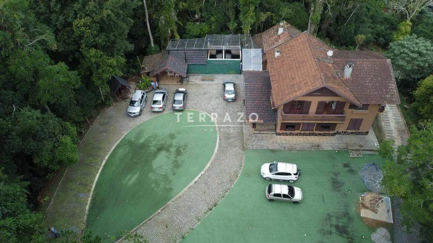 Foto 1 de Casa com 9 Quartos à venda, 400m² em Alto, Teresópolis