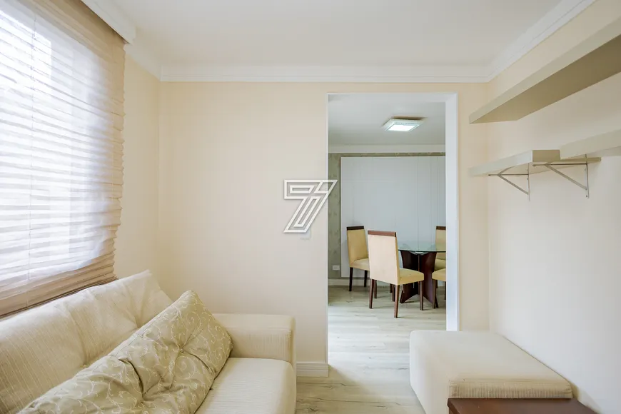 Foto 1 de Apartamento com 3 Quartos à venda, 66m² em Cabral, Curitiba