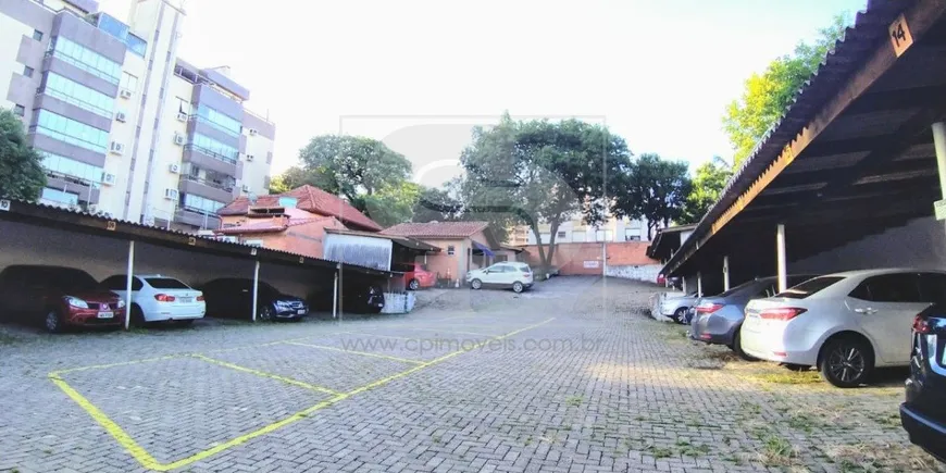 Foto 1 de Lote/Terreno à venda, 927m² em Cristo Redentor, Porto Alegre