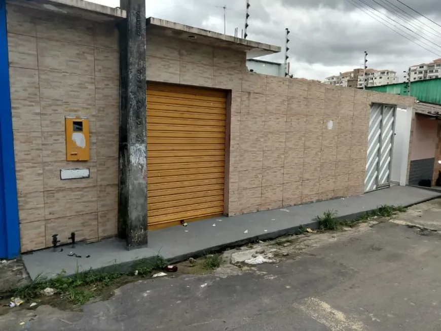 Foto 1 de Casa com 2 Quartos à venda, 100m² em Flores, Manaus