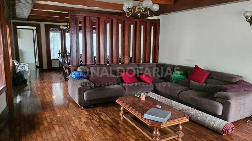 Foto 1 de Casa com 4 Quartos à venda, 362m² em Interlagos, São Paulo