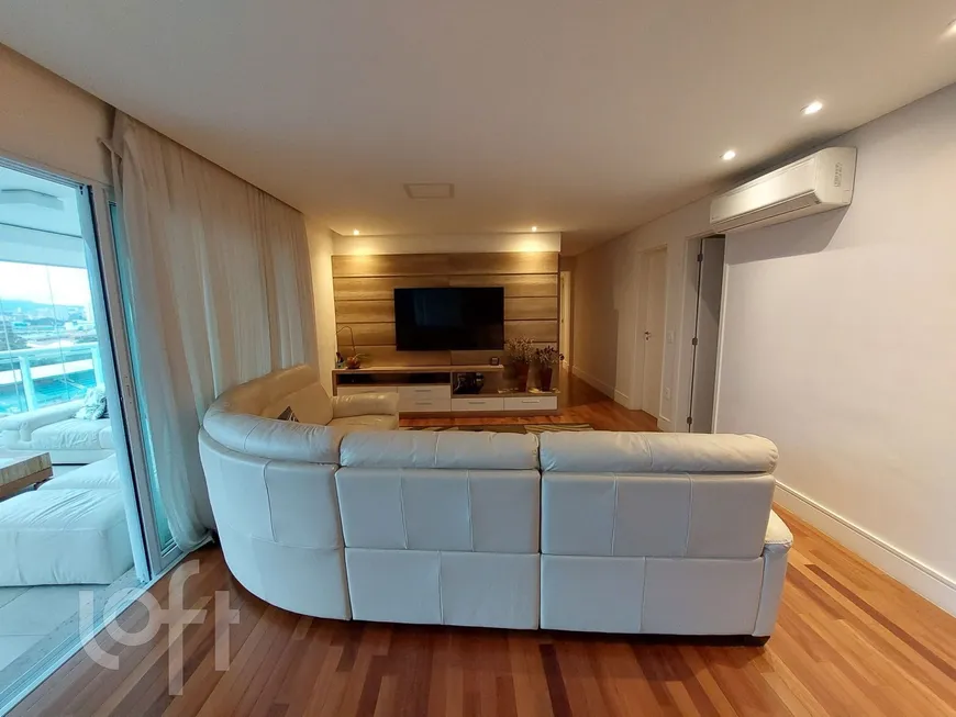 Foto 1 de Apartamento com 4 Quartos à venda, 242m² em Barra Funda, São Paulo