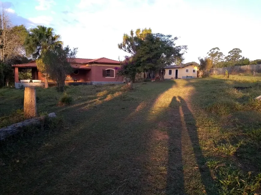 Foto 1 de Fazenda/Sítio com 3 Quartos à venda, 8000m² em Rio de Una, Ibiúna