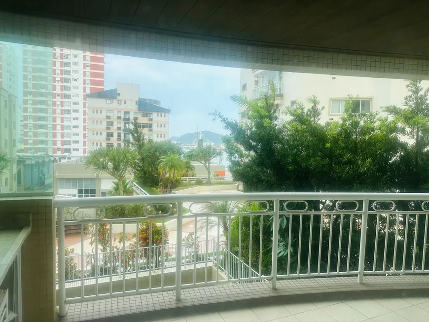 Foto 1 de Apartamento com 3 Quartos à venda, 200m² em Ponta da Praia, Santos