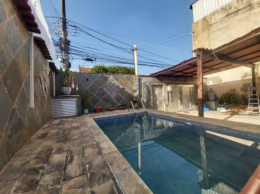 Foto 1 de Casa com 2 Quartos à venda, 100m² em Centro, Nilópolis