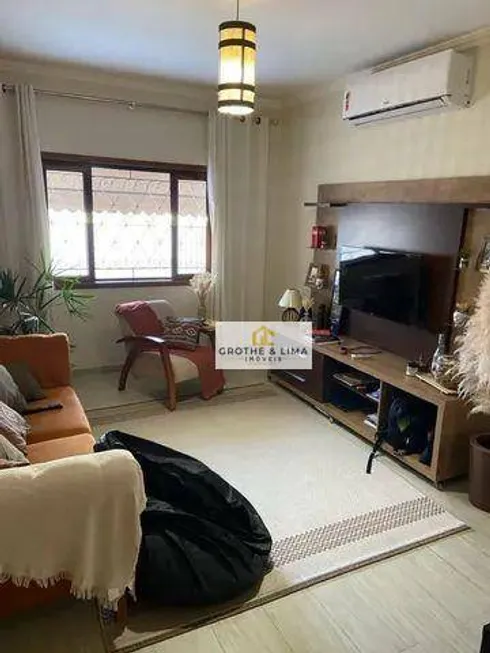 Foto 1 de Casa com 3 Quartos à venda, 180m² em Vila São José, Taubaté