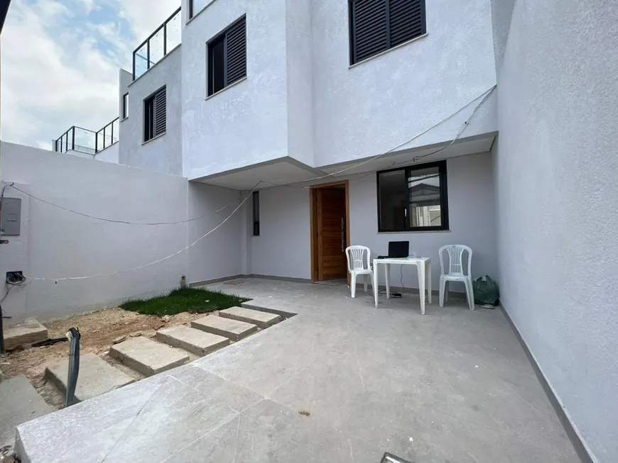 Foto 1 de Casa com 3 Quartos à venda, 130m² em Planalto, Belo Horizonte