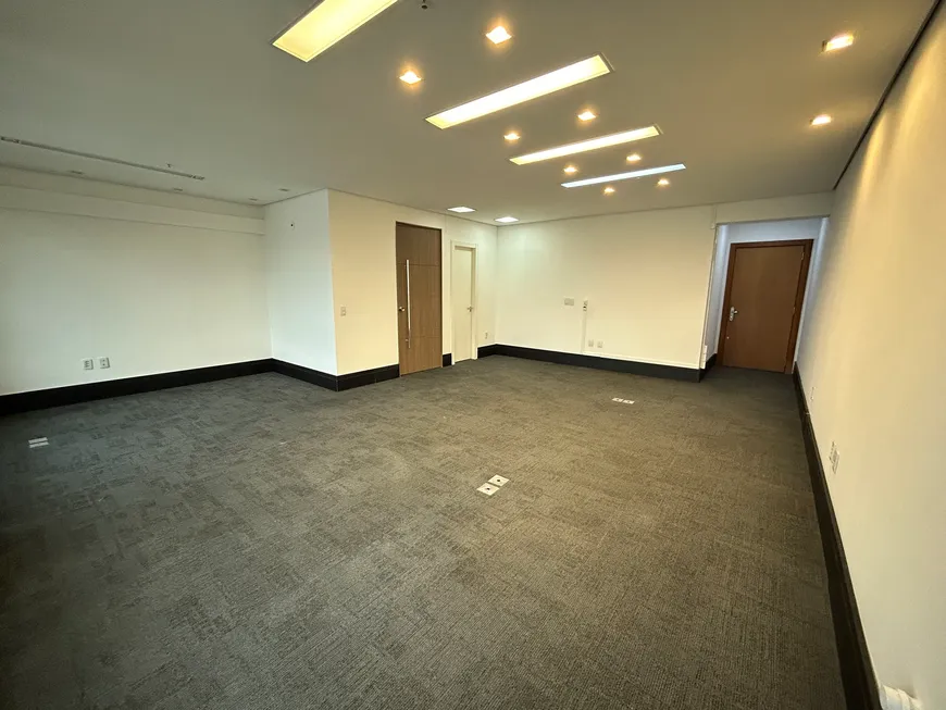 Foto 1 de Sala Comercial para alugar, 55m² em Praia de Belas, Porto Alegre