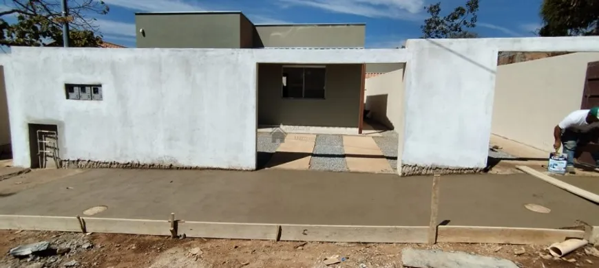 Foto 1 de Casa com 2 Quartos à venda, 60m² em Vila Suzana, Mateus Leme