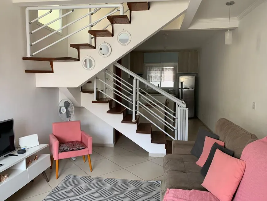 Foto 1 de Casa de Condomínio com 2 Quartos à venda, 150m² em Jardim Maria Trindade, São Roque
