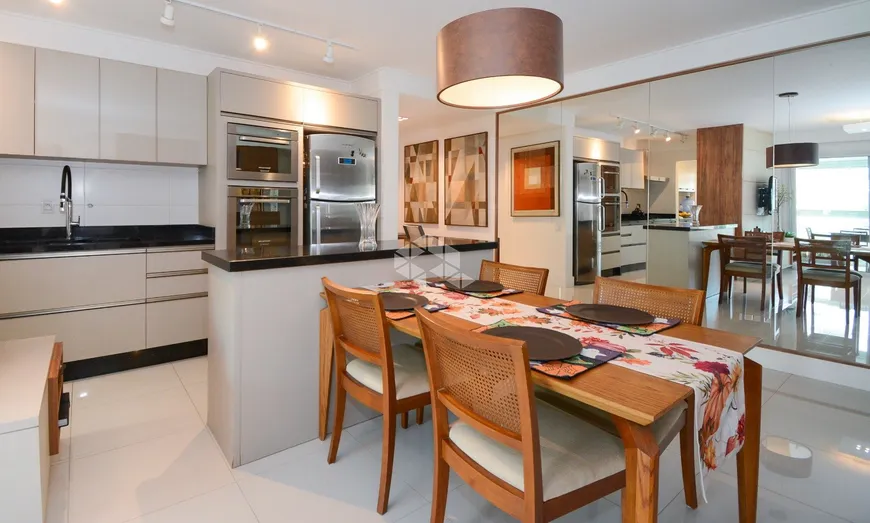 Foto 1 de Apartamento com 2 Quartos à venda, 102m² em Beira Mar, Florianópolis