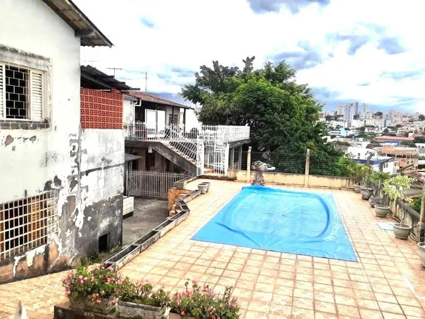 Foto 1 de Casa com 6 Quartos à venda, 330m² em Caiçaras, Belo Horizonte