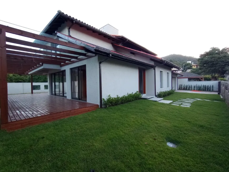 Foto 1 de Casa de Condomínio com 3 Quartos à venda, 319m² em Rio Tavares, Florianópolis