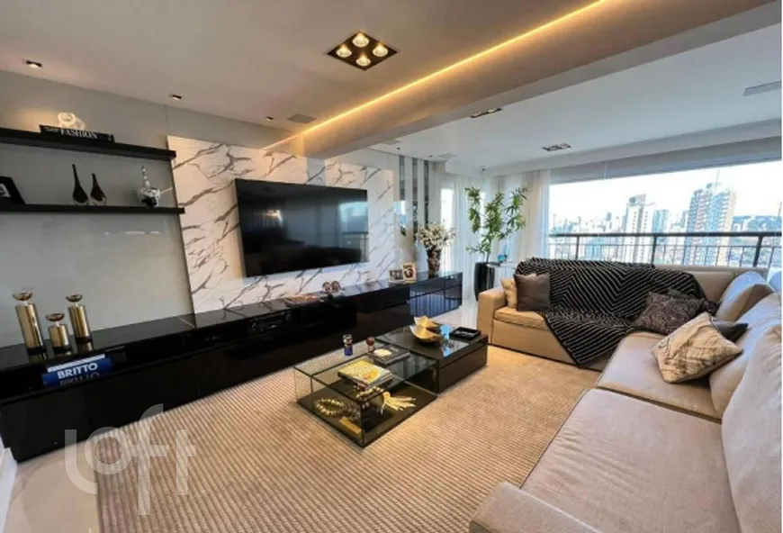 Foto 1 de Apartamento com 3 Quartos à venda, 213m² em Itaim Bibi, São Paulo