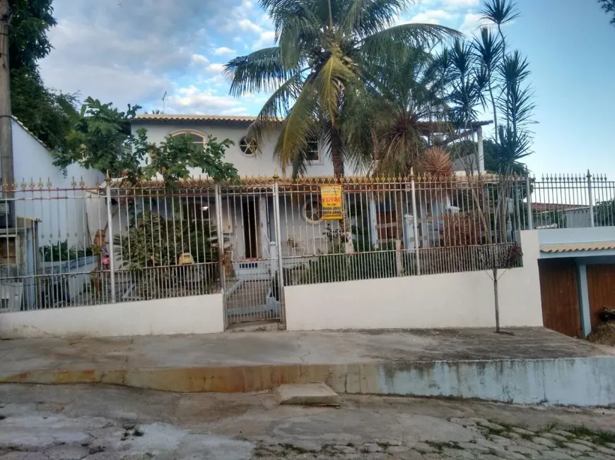 Foto 1 de Casa com 4 Quartos à venda, 400m² em Pontinha, Araruama