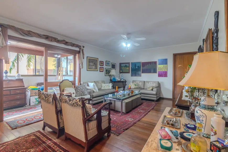 Foto 1 de Apartamento com 3 Quartos à venda, 232m² em Petrópolis, Porto Alegre